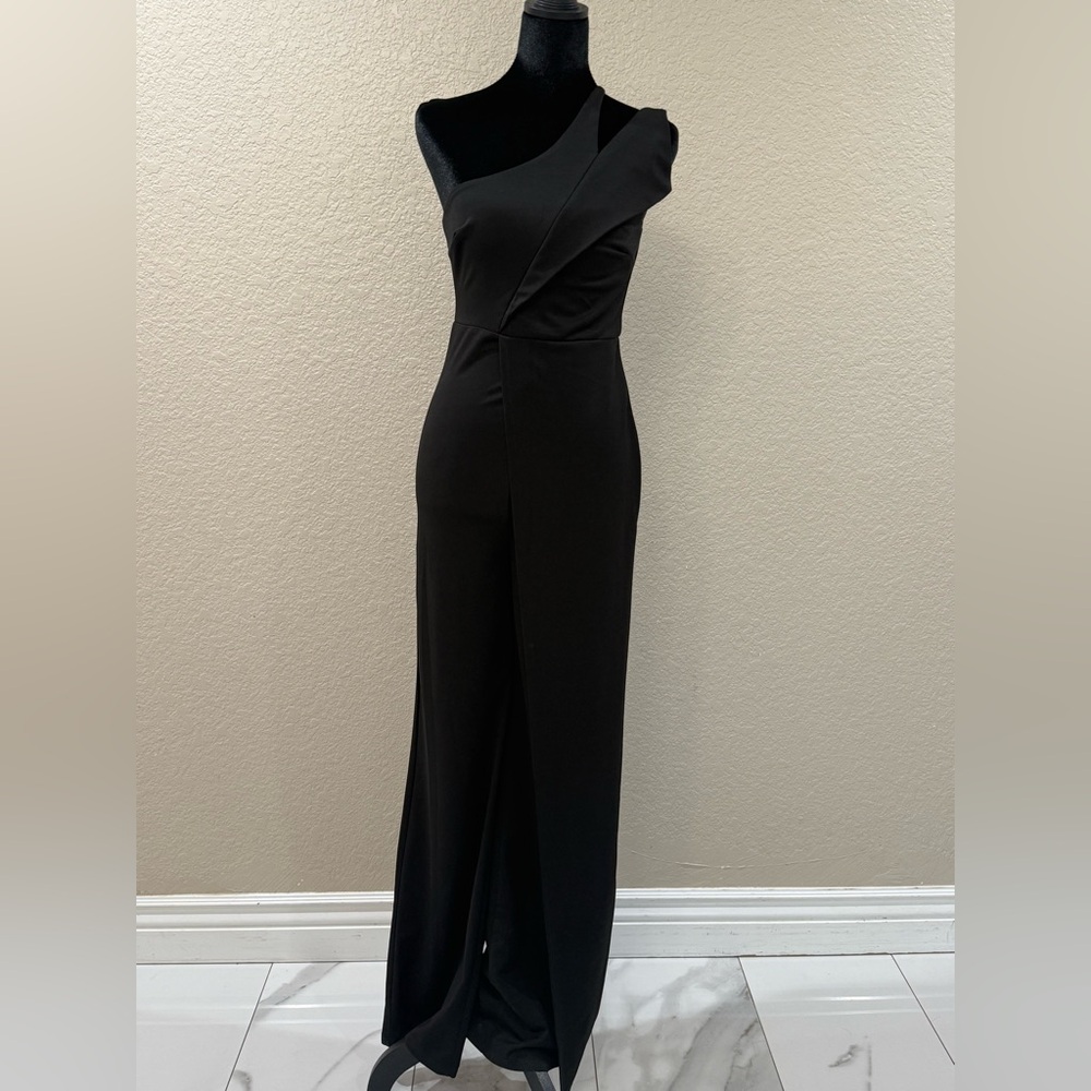 Elegant Black One-Shoulder Jumpsuit